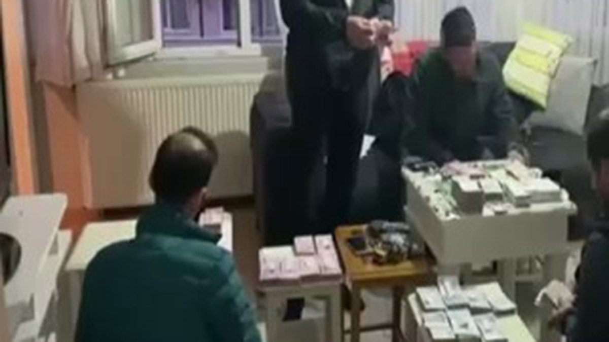 Yasadışı bahis şebekesinin 'kasa evi'ne baskın