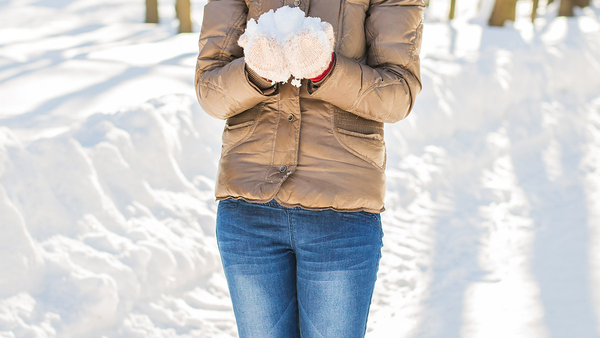 Soğuk ısırmasına karşı bere ve eldiven kullanılmalı. Soğuk havalarda çok dar pantolon kullanımı, kalça ve bacaklarda da şikâyetlere yol açar.