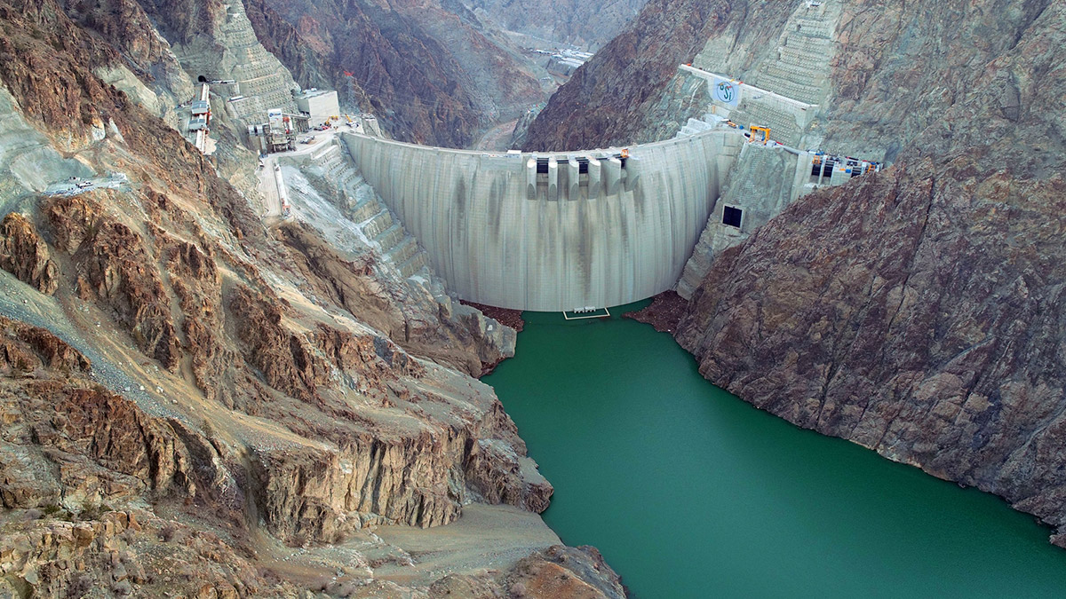 Artvin'in Yusufeli ilçesinde Çoruh Nehri üzerine inşa edilip, su tutmaya başlayan Yusufeli Barajı'nda su yüksekliği 60 metreye ulaştı. 41 milyon metreküp su depolanan barajda, su tutma işleminin hızlandırılmış anları da kameralara yansıdı.