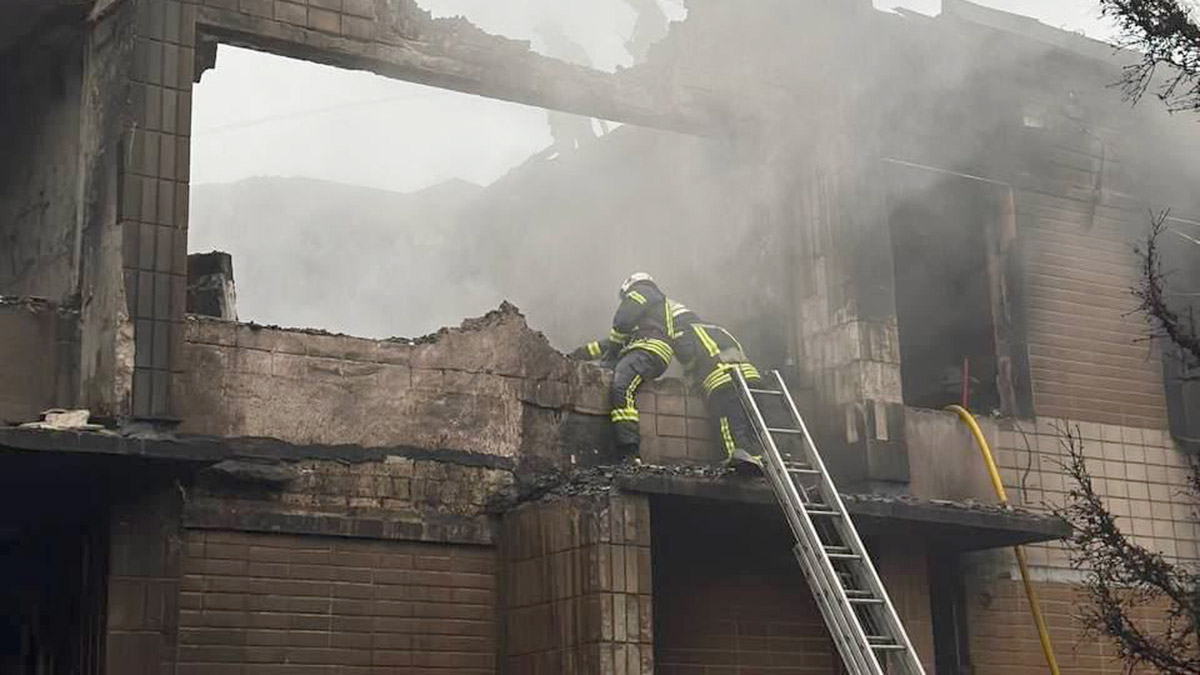 Ukrayna'da helikopter anaokulu arazisine düştü