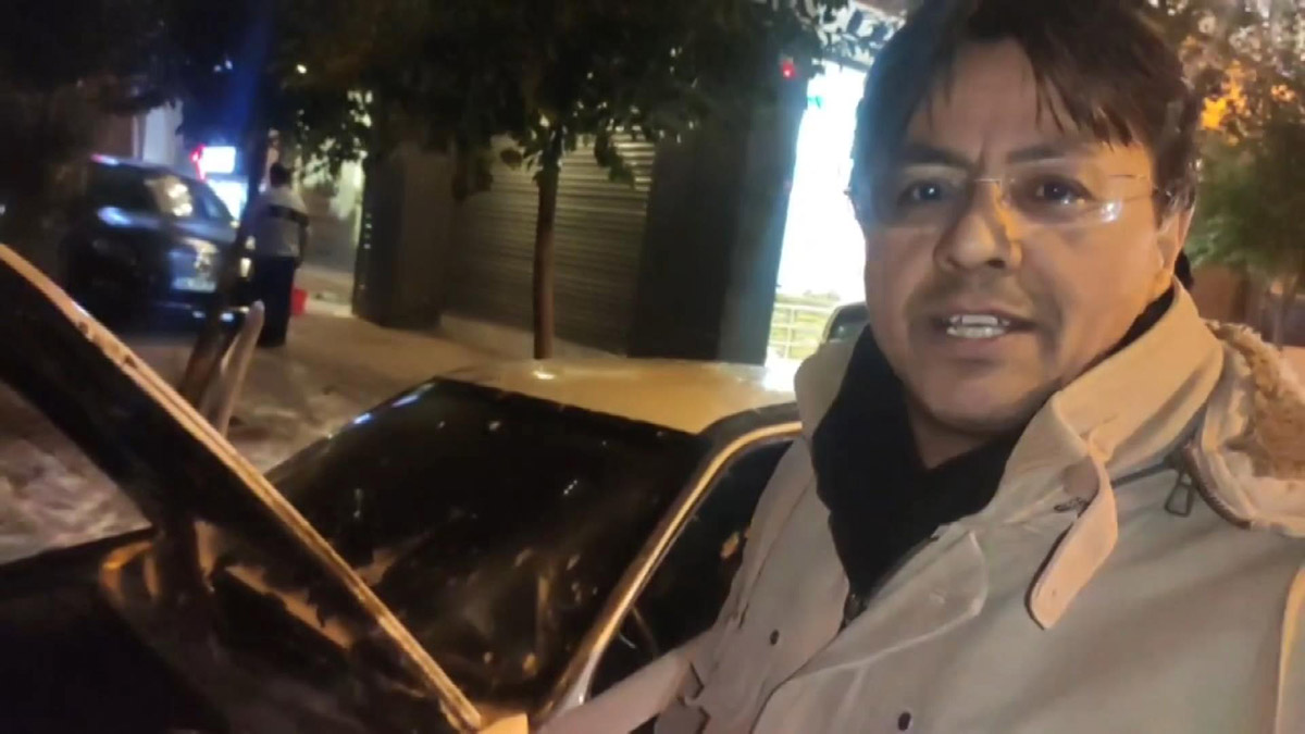 Oğluna hediye aldığı otomobil, alev alev yandı