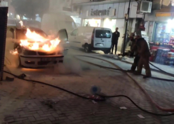 Oğluna hediye aldığı otomobil, alev alev yandı