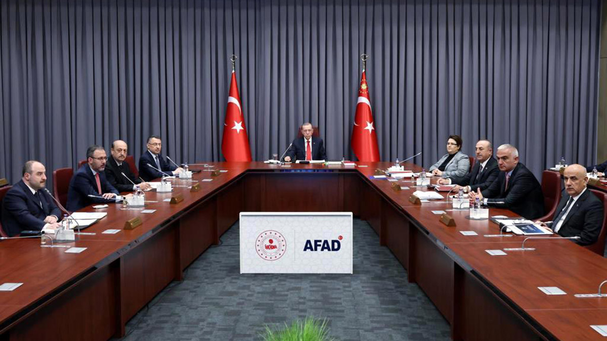 1 yıl içerisinde konutları yeniden inşa edeceğiz