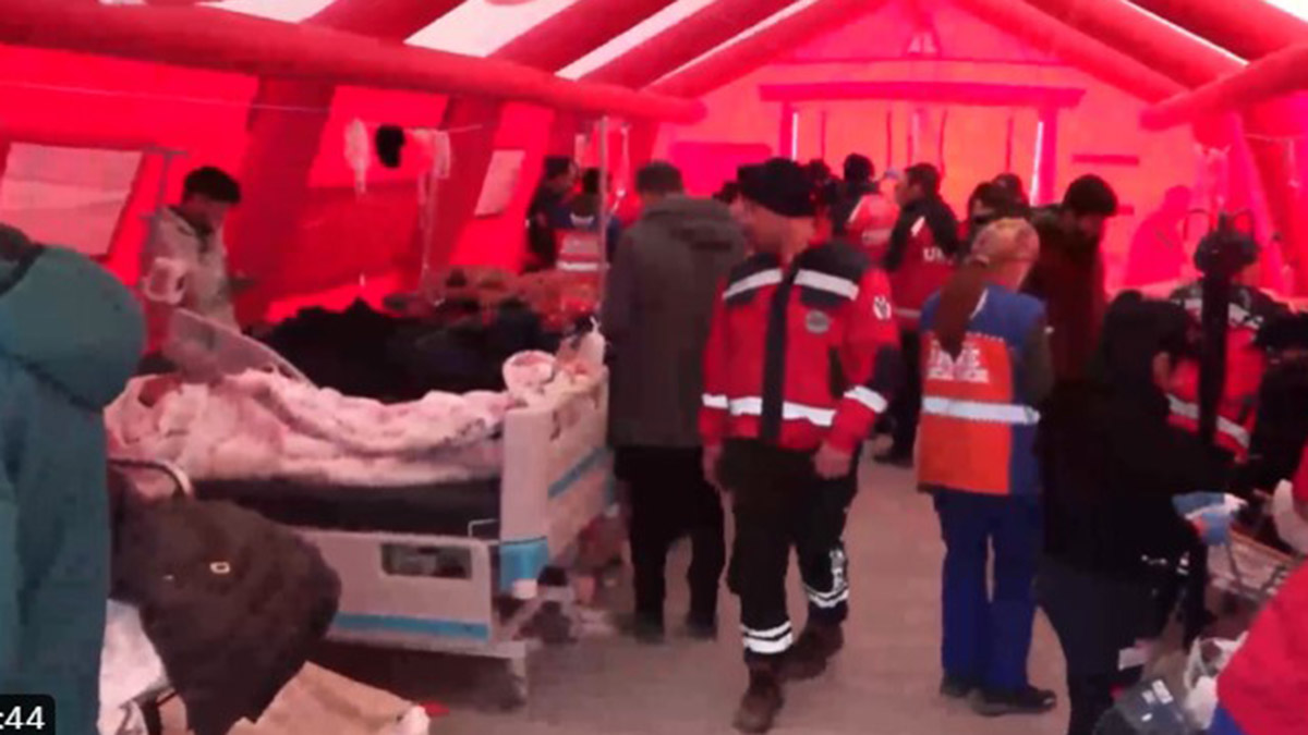 10 ilimizde 77 sahra hastanesi kurduk