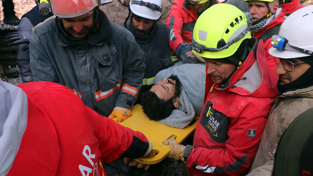 Enkazdan 92 saat sonra yaralı olarak kurtarıldı