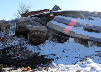 "Mış gibi yaşamak"