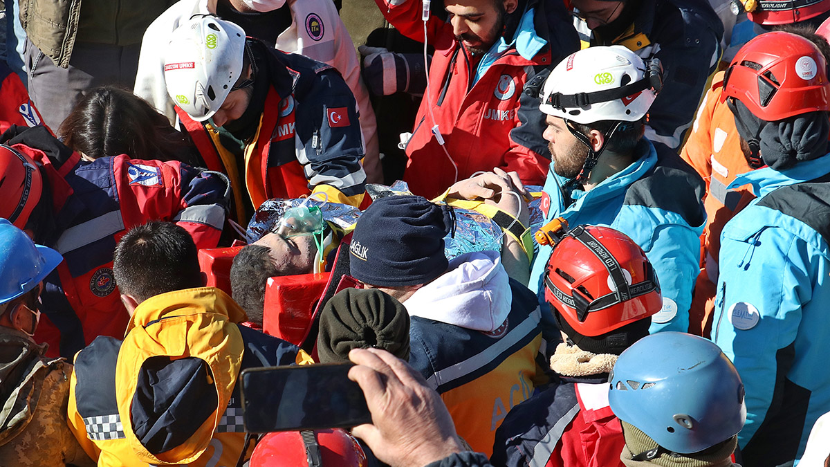 18 yaşındaki Muhammet, 198’inci saatte kurtarıldı