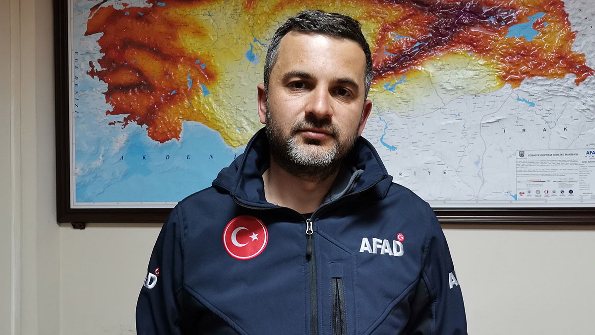 3 çocuğu enkazdan çıkaran AFAD personeli konuştu