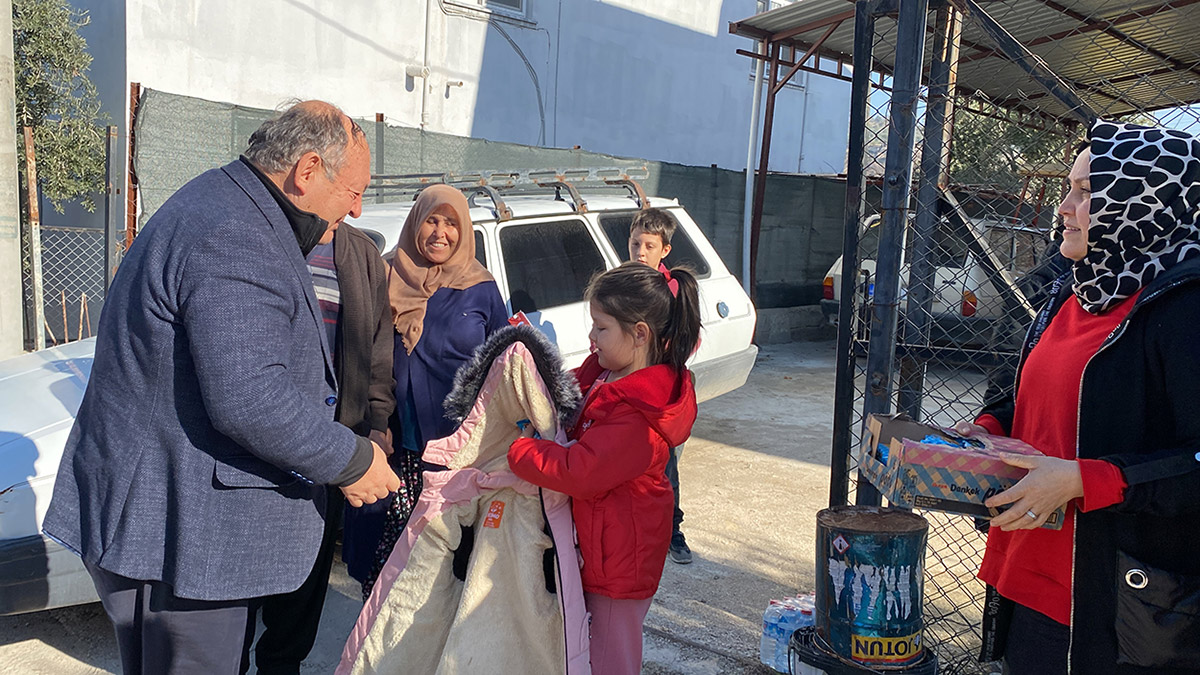 Kahramanmaraş merkezli depremlerin vurduğu Osmaniye'de merkezde 215 kırsalda 124 toplam 339 bina yıkıldı, kent merkezine 40 kilometre uzaklıktaki 30 bin konutlu Kadirli'de tek bir bina yıkılmadı.