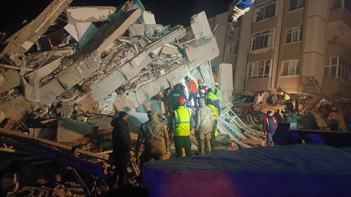 600 Evler konutlarından inşaat mühendisi sağ çıkarıldı