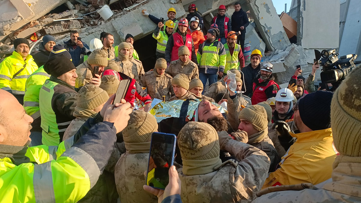 600 Evler konutlarından inşaat mühendisi sağ çıkarıldı