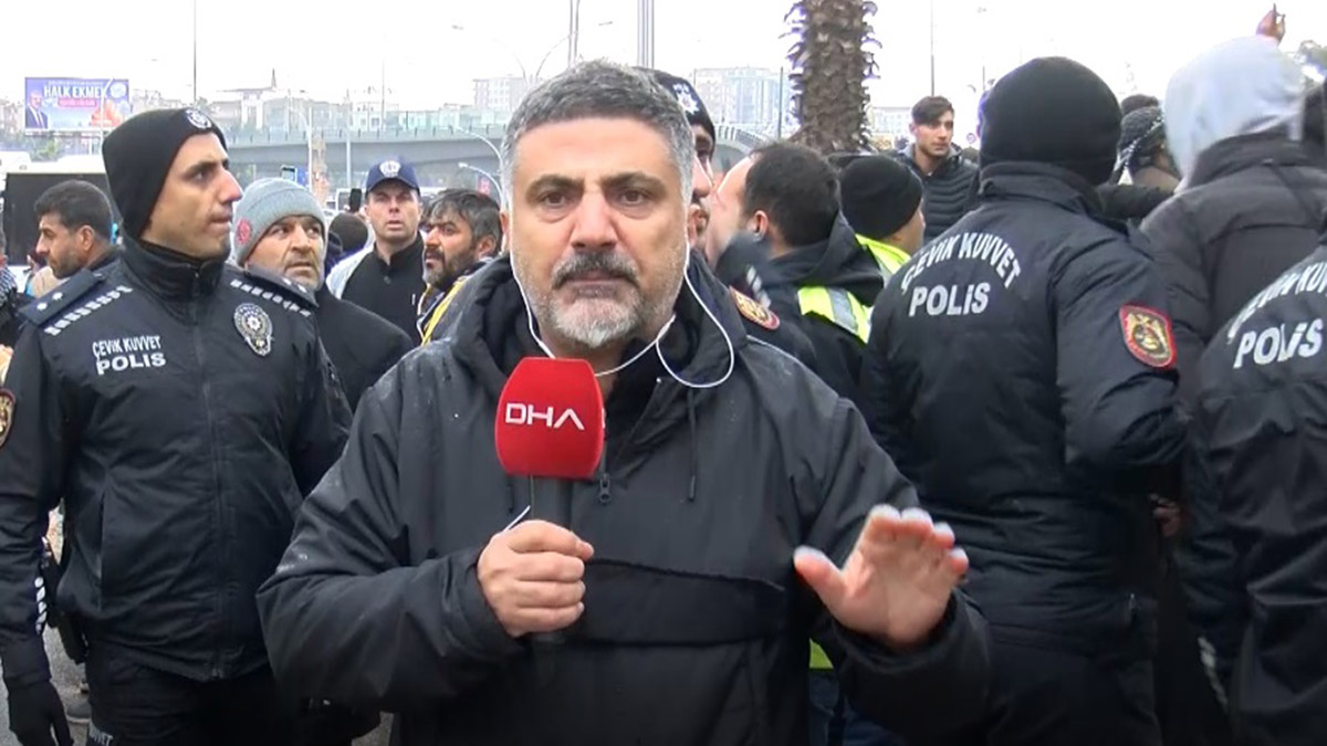 Kahramanmaraş Pazarcık merkezli saat 04.17'de, 7.7 büyüklüğünde yaşanan depremin ardından, aynı gün saat 13.24’te Elbistan merkezli 7.6 büyüklüğünde meydana gelen depreme DHA muhabirleri Eraydın Aytekin, Olcay Düzgün, Hüsnü Ümit Avcı, Ali Leylak, Taha Ayhan, Burak Emek ile kameraman Ömer Şulul canlı yayın sırasında yakalandı.