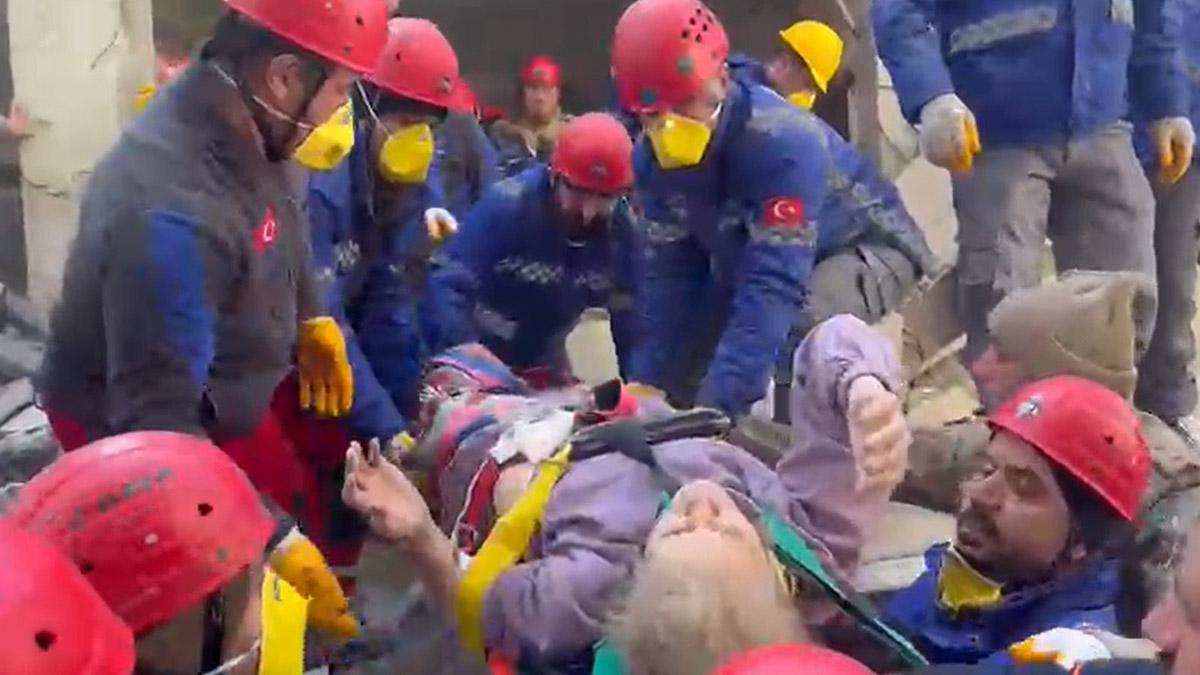 72 yaşındaki Nuray Preniç 178'inci saatte kurtarıldı