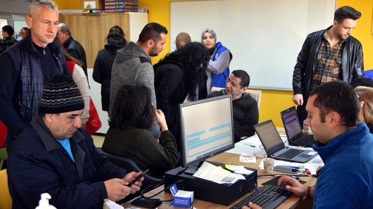 75 depremzede öğrencinin okullara kaydı yapıldı