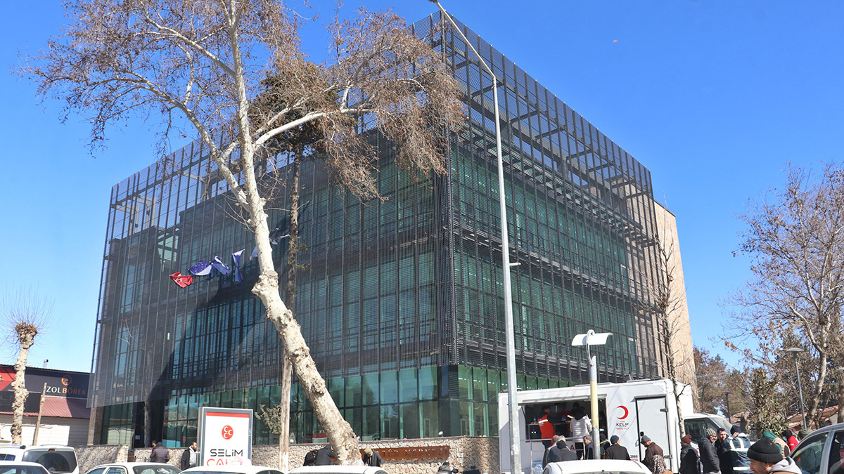 AB mevzuatına göre yapılan bina sapasağlam