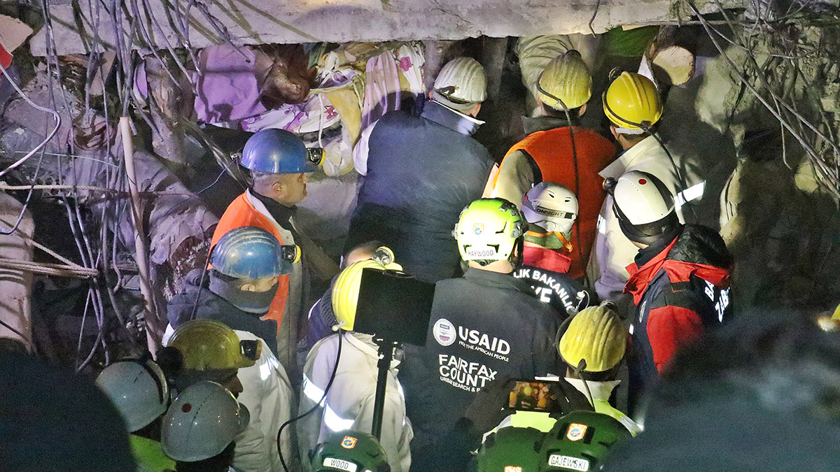 ABD'nin kurtarma ekibi çalışmalarını sürdürüyor