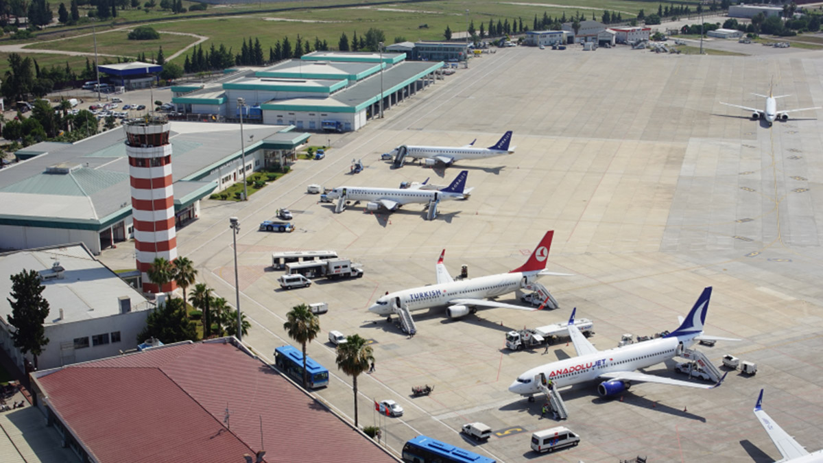Adana Havalimanı uçuşlara kapatıldı