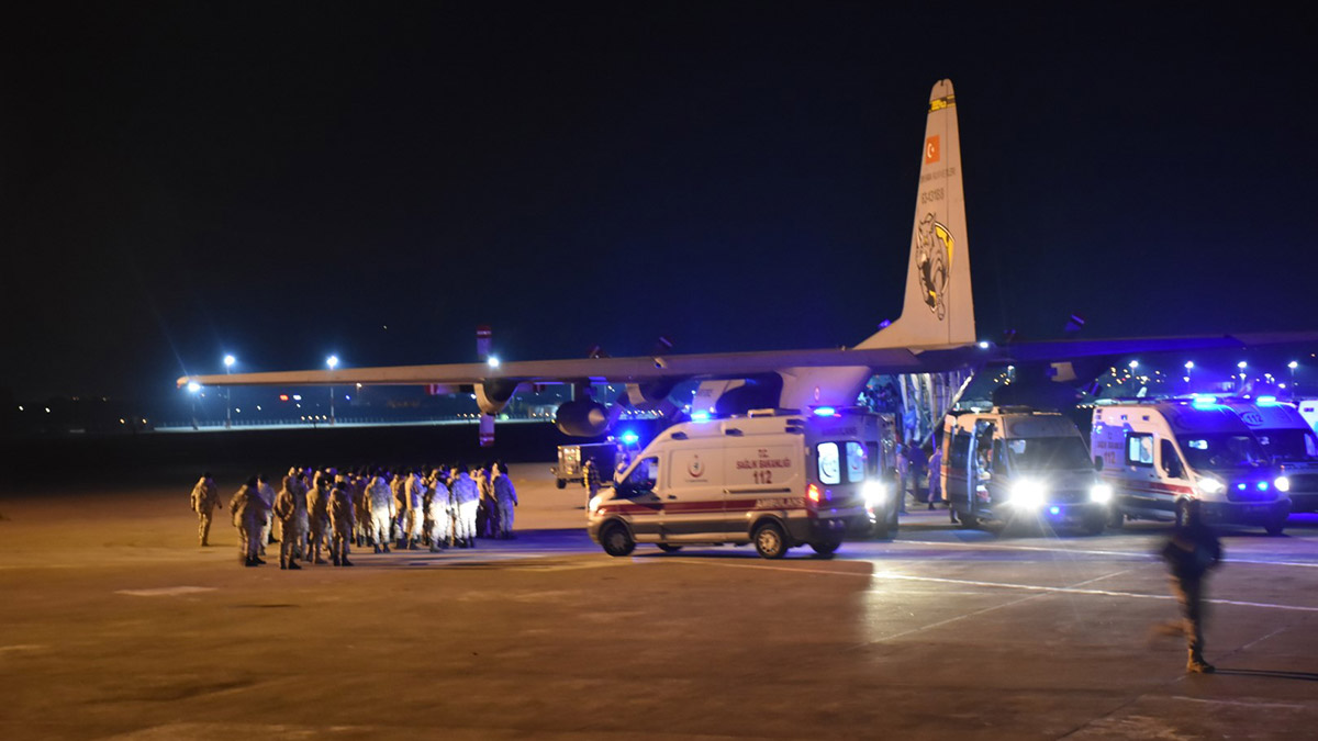 Adıyaman'dan alınan 46 depremzede İzmir'de