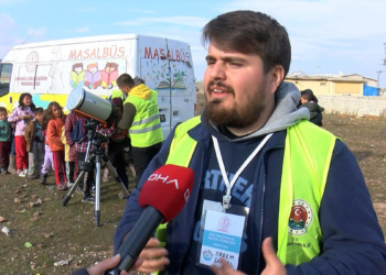 Afetzede çocuklara Şırnak'tan 'Masalbüs'