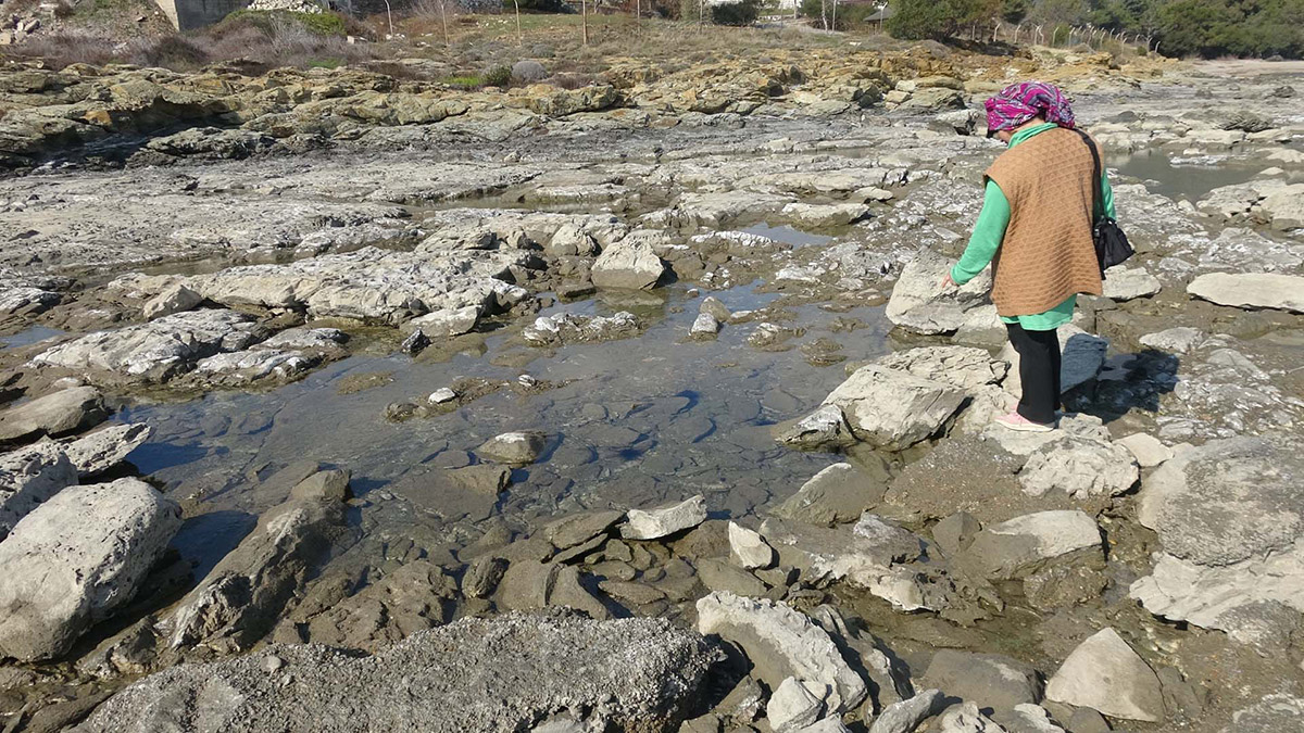 Anamur ve Bozyazı'da deniz çekildi