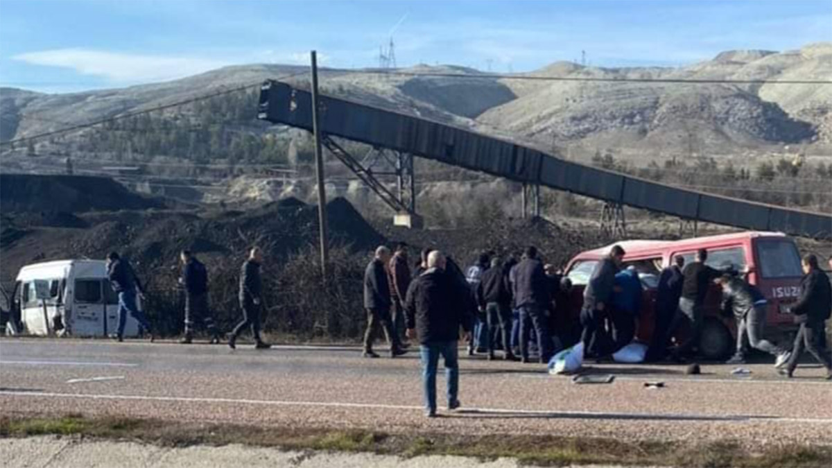 Ankara'da iki minibüs çarpıştı: 1 ölü, 3 yaralı