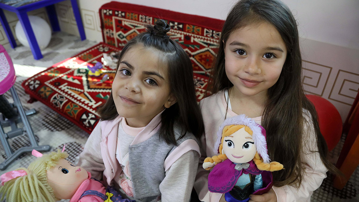 Antalya'da depremzede çocuklar için kreş açıldı