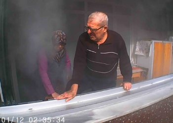 Avcılar'da 4 katlı binada yangın: 11 kişi kurtarıldı