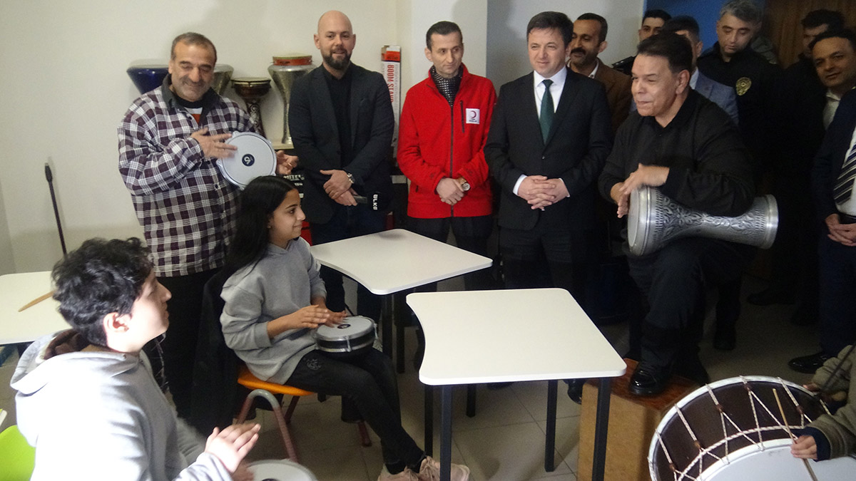 Avcılar'da okula gitmeyen çocuklar için ritimli proje