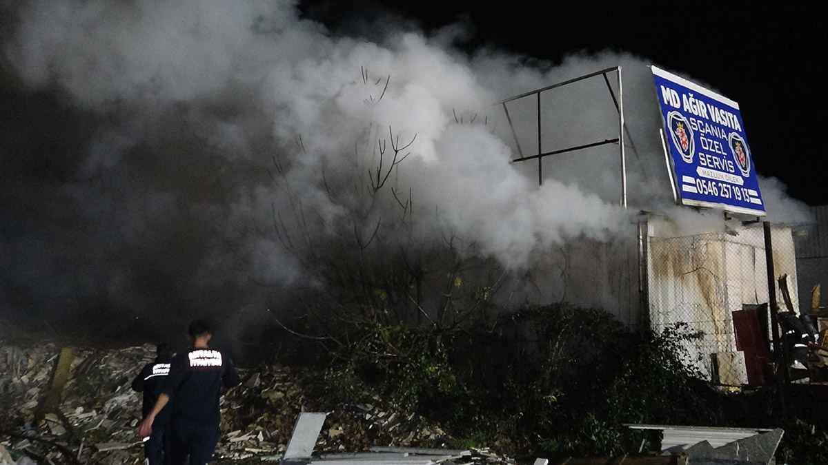 Aynı gün hem babasını hem de atölyesini kaybetti