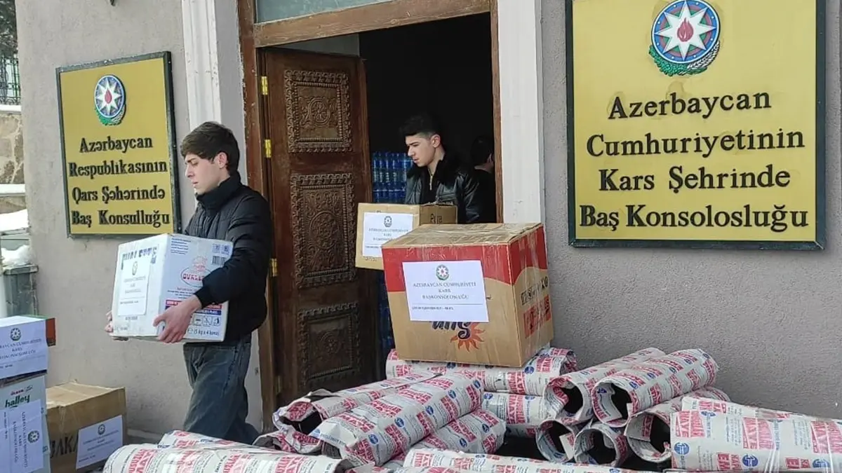 Azerbaycan kars başkonsolosluğu'ndan deprem yardımı
