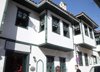 Bakanlığa ait otel, 'işgal' nedeniyle boşaltıldı