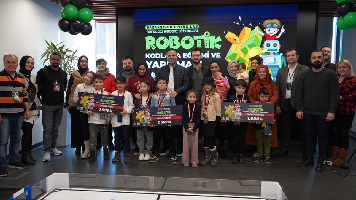 Başakşehir’de öğrencilere robotik kodlama eğitimi