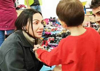 Birce Akalay'dan depremzedelere yardım kampanyasına destek
