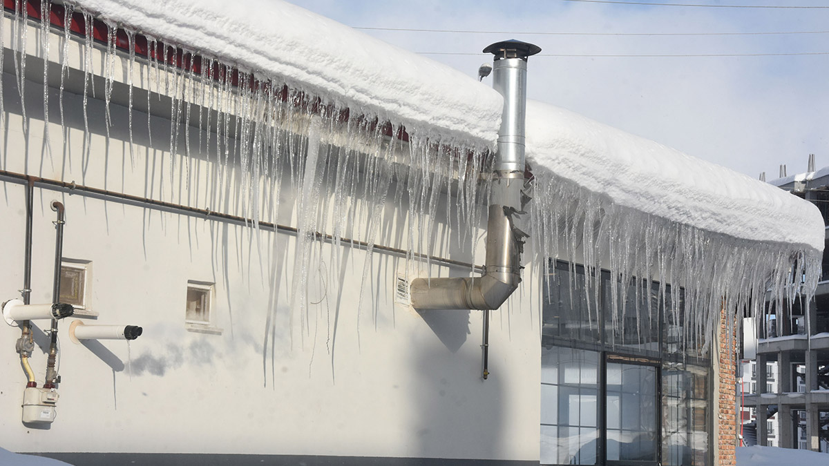 Bitlis'te kar, yerini soğuk havaya bıraktı