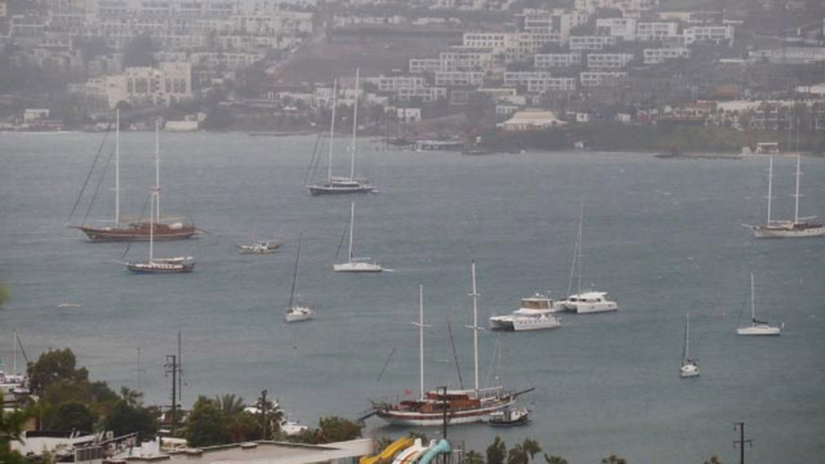 Bodrum ve Kaş arası denizde 'fırtına' uyarısı