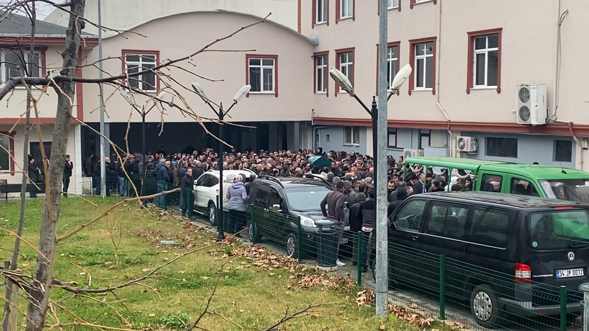 Bungalov yangınında hayatını kaybedenler defnedildi