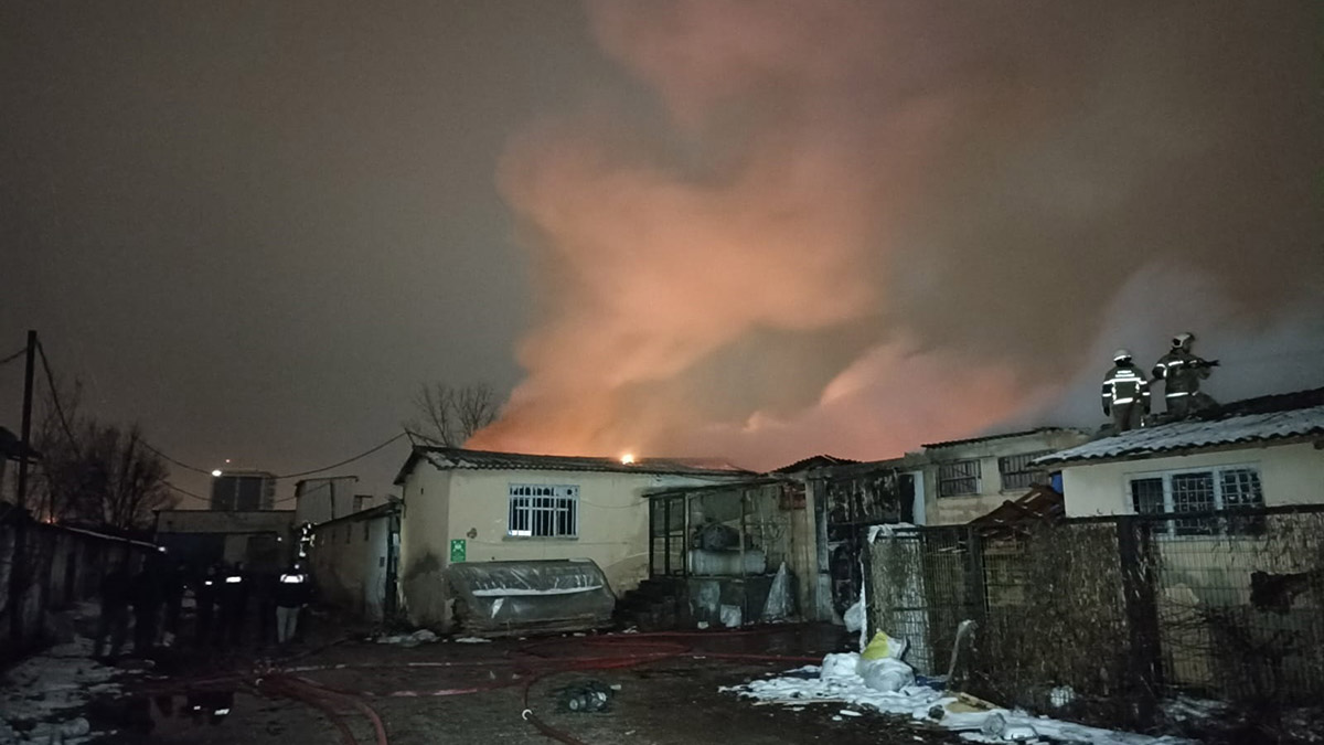 Bursa'da koltuk imalat fabrikasında yangın