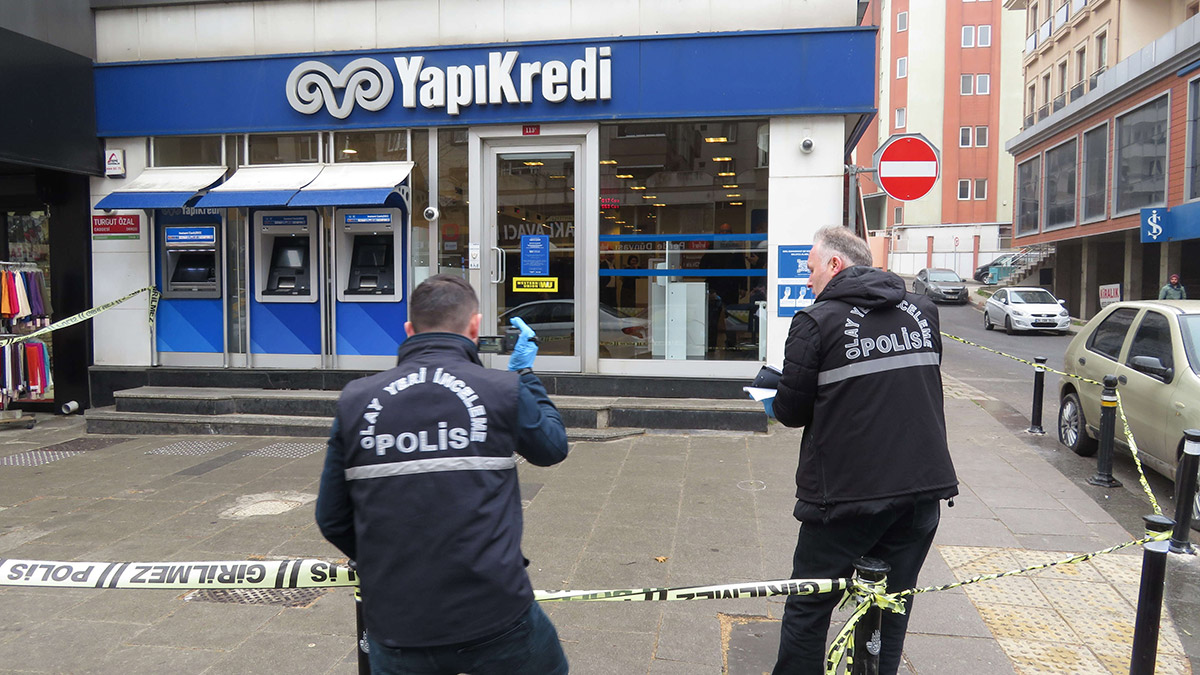 Çekmeköy'de oyuncak silahla banka soygunu