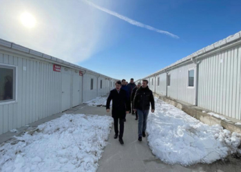 Cezaevine ait prefabrik evler depremzedelere gönderiliyor