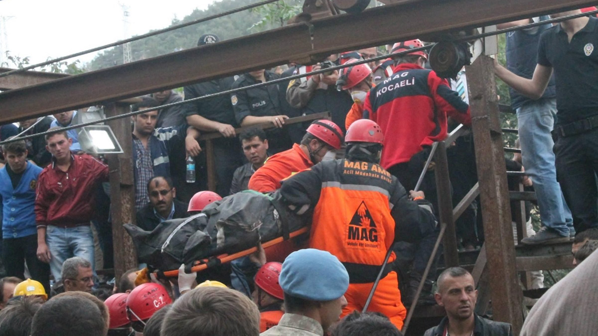 Kahramanmaraş merkezli depremlerin ardından bilimsel verilerin ışığında atılacak doğru adımlarla gerekli tedbirlerin alınmasına dikkat çeken Kocaeli MAGDER Başkanı Bahri Soyyiğit, vatandaşlara ‘afet bilinci’ çağrısında bulundu.