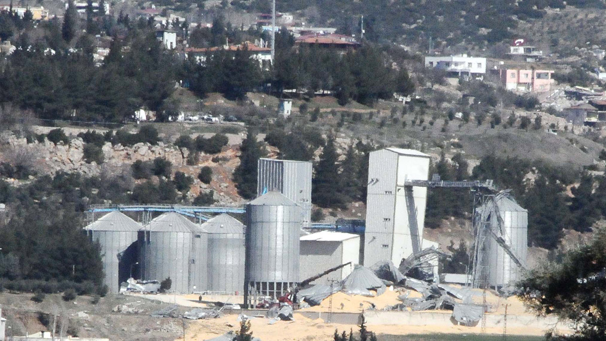 Depremde TMO'nun siloları da yıkıldı