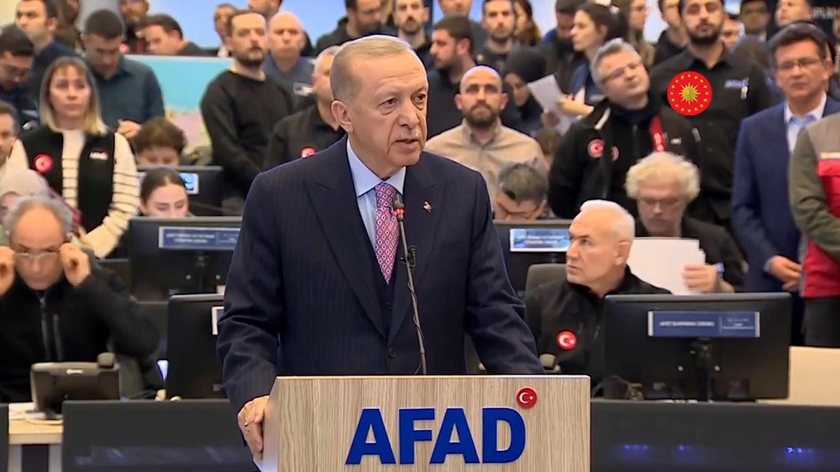 Depremde can kaybı 912'ye yükseldi