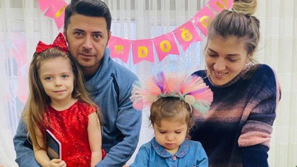 Depremde ölen selin öğretmen ile 2 kızı, defnedildi