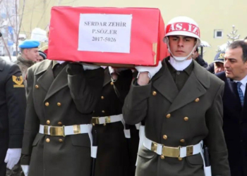 Depremde yaşamını yitiren uzman er defnedildi