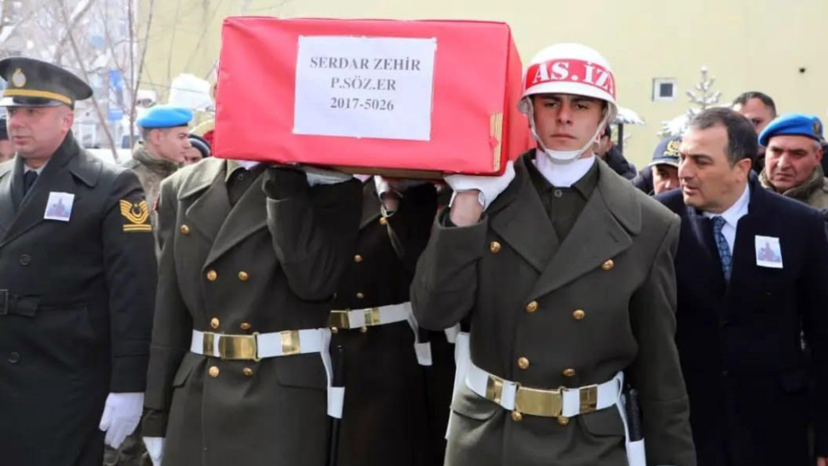 Depremde yaşamını yitiren uzman er defnedildi