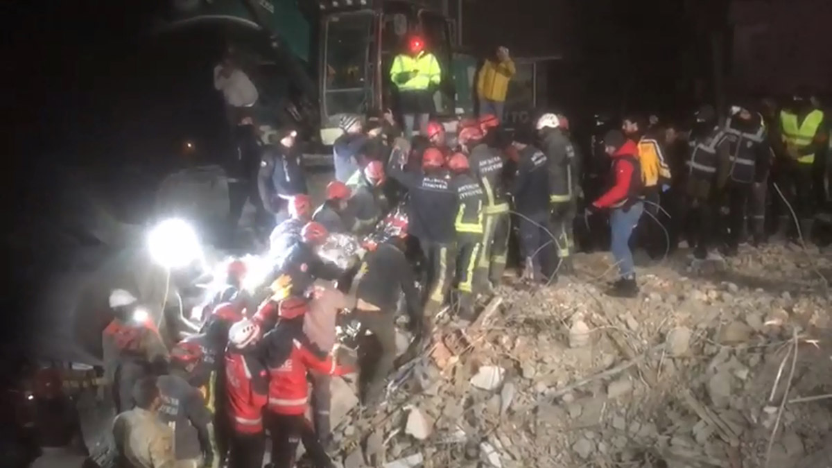 Depremin 162'nci saatinde mucize kurtuluş