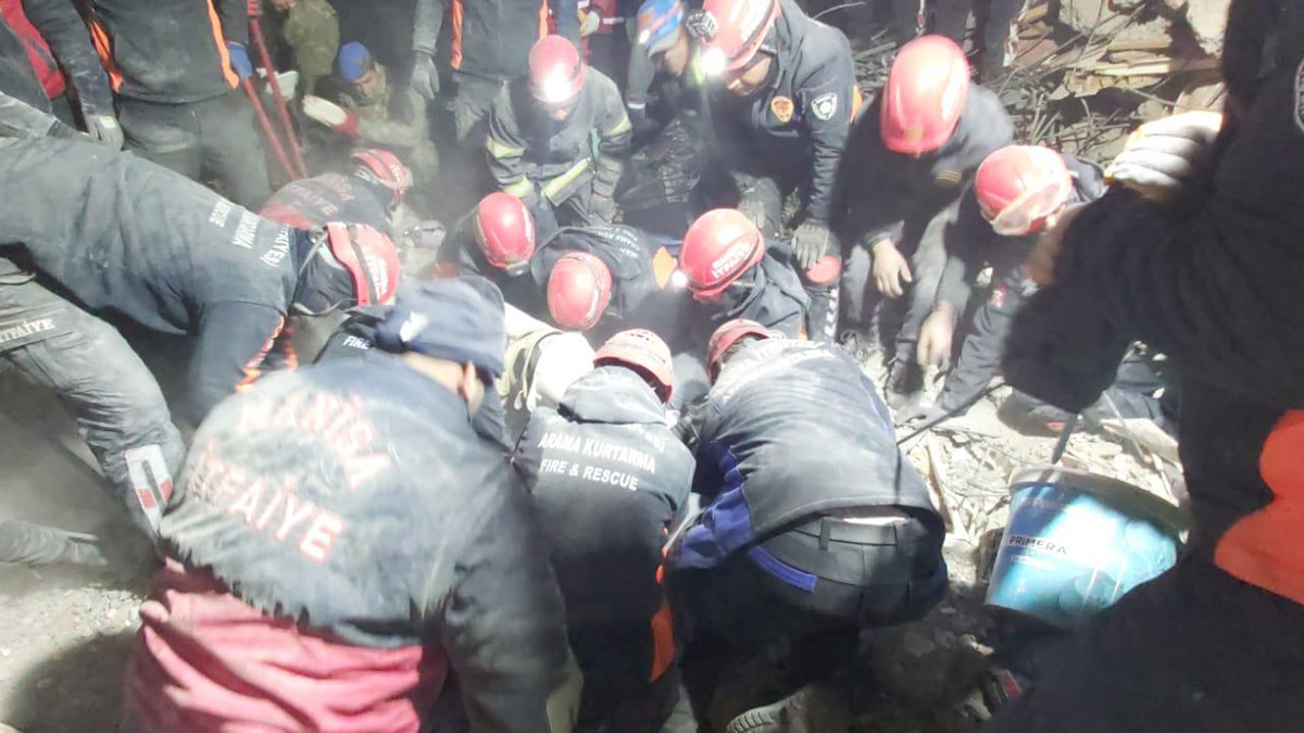 Depremin 166'ncı saatinde mucize kurtuluş