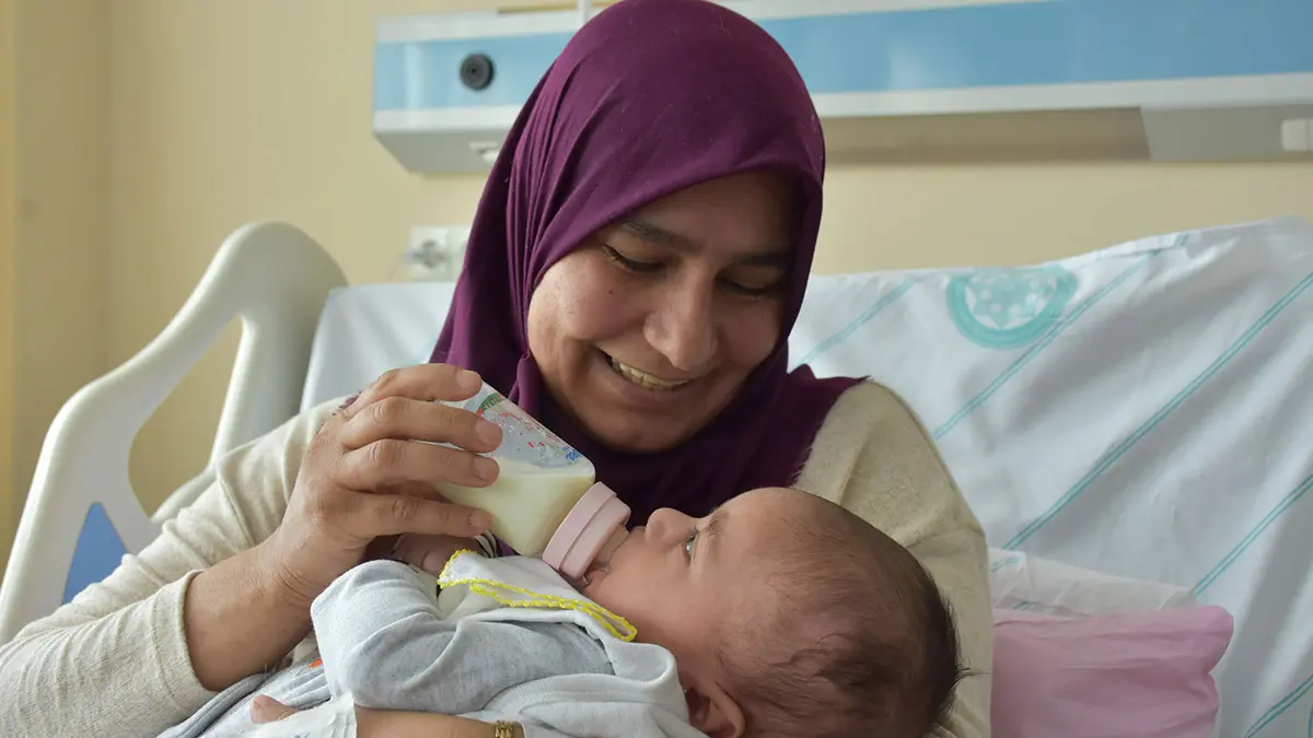 Depremzede anne ve bebegi 21 gun sonra kavustus - öne çıkan - haberton