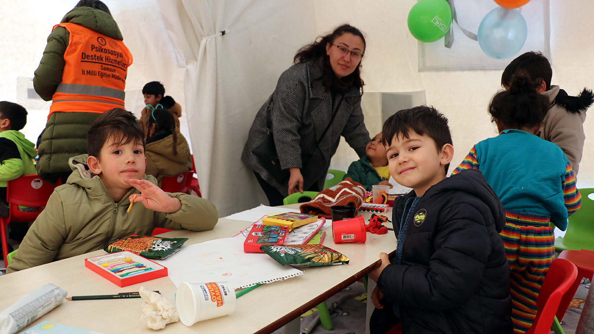 Depremzede çocuklara psikososyal destek eğitimi