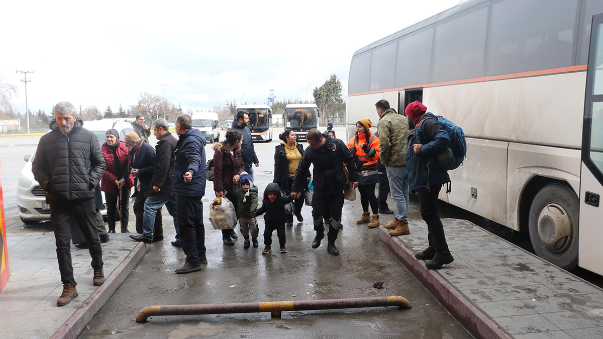 Depremzedeler Eskişehir’e ulaştı